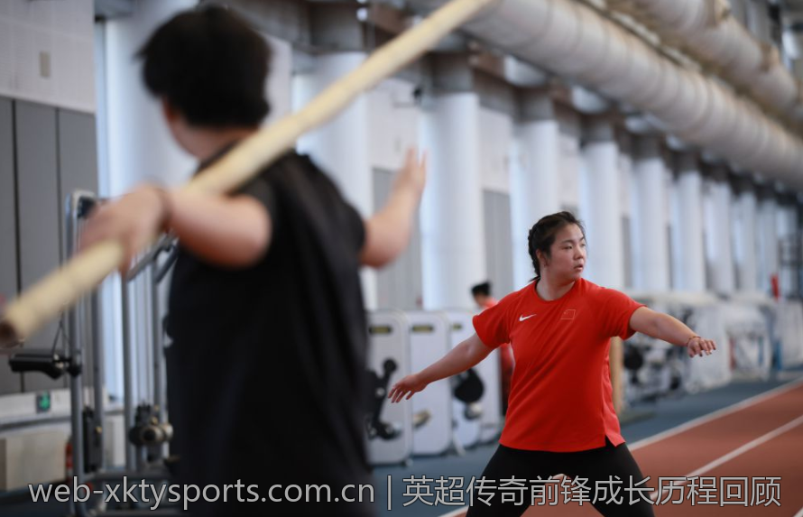 英超传奇前锋成长历程回顾